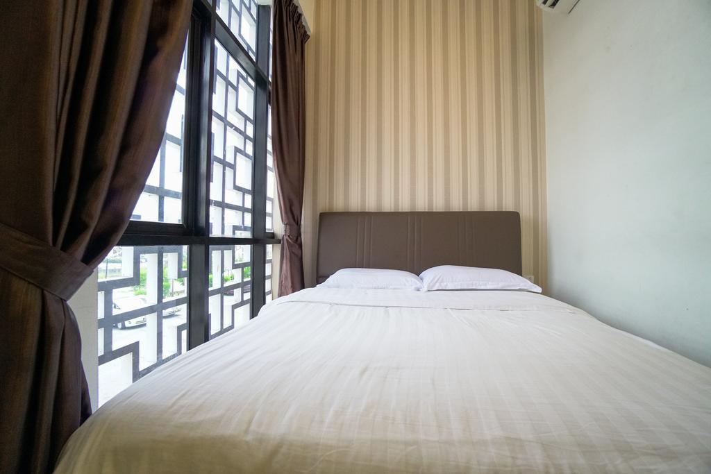 Crystal Garden Hotel Seri Kembangan Exterior foto