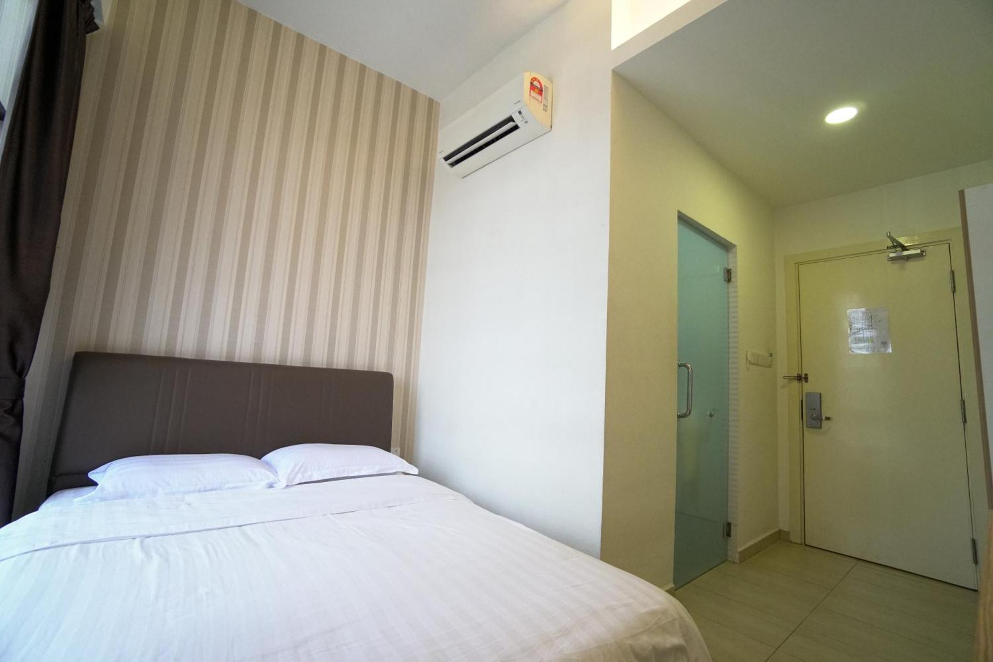 Crystal Garden Hotel Seri Kembangan Exterior foto